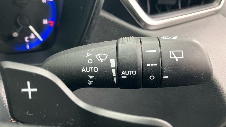 Toyota Corolla 2.0 VVT-i Hybrid Design 5dr CVT Hybrid Hatchback